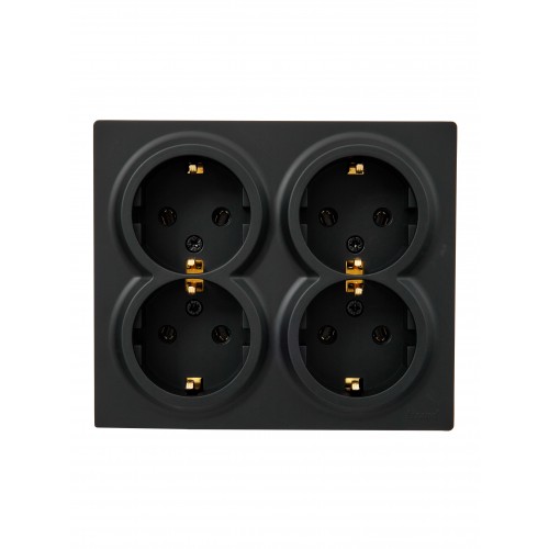 Розетка с заземлением четверная